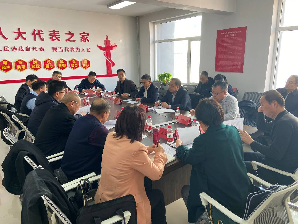 全區社會(huì )組織助力鄉村振興座談會(huì )在呼和浩特市成功召開(kāi)